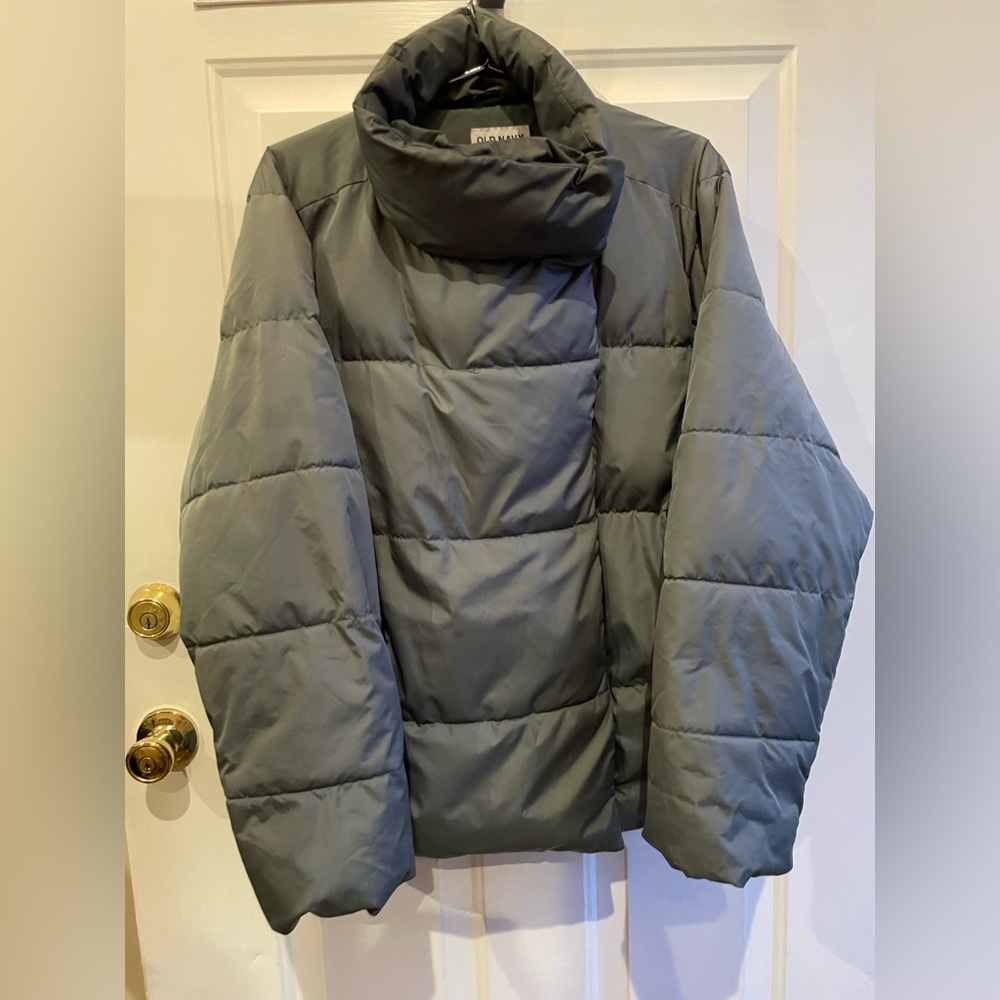 Old Navy puffer coat with side snaps and zipper